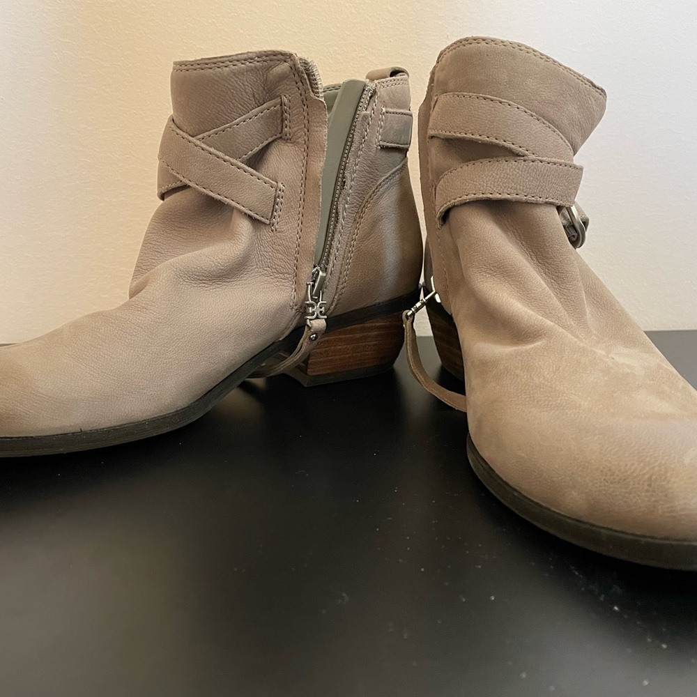Brand new size 6 Sam Edelman Parlie Bootie